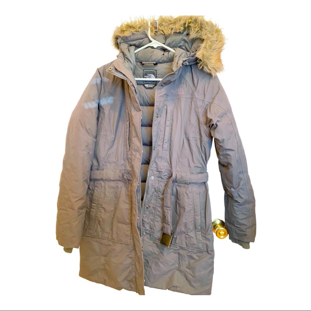 The North Face Women’s Brooklyn Parka, Medium. Waterproof, down, fur-lined hood.